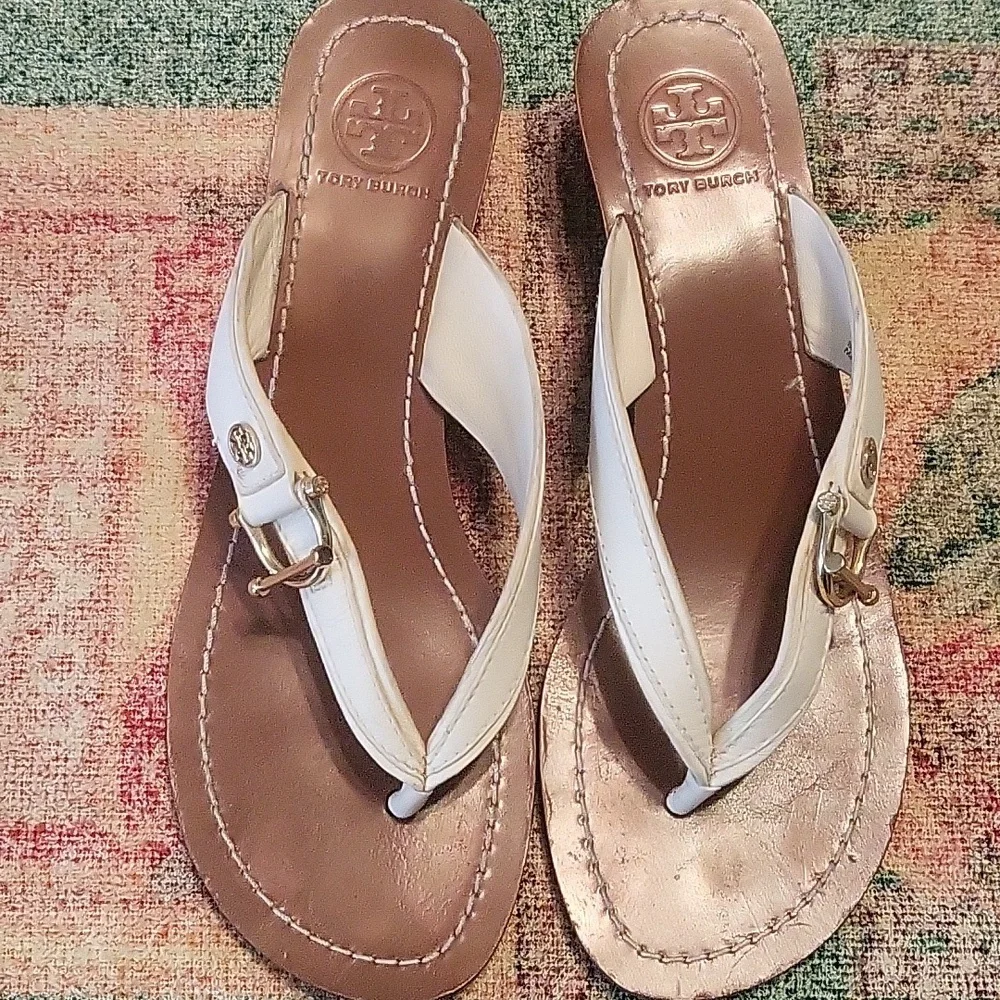 BEAUTIFUL!!! Tory Burch white leather sandals 7.5 - Picture 1 of 6